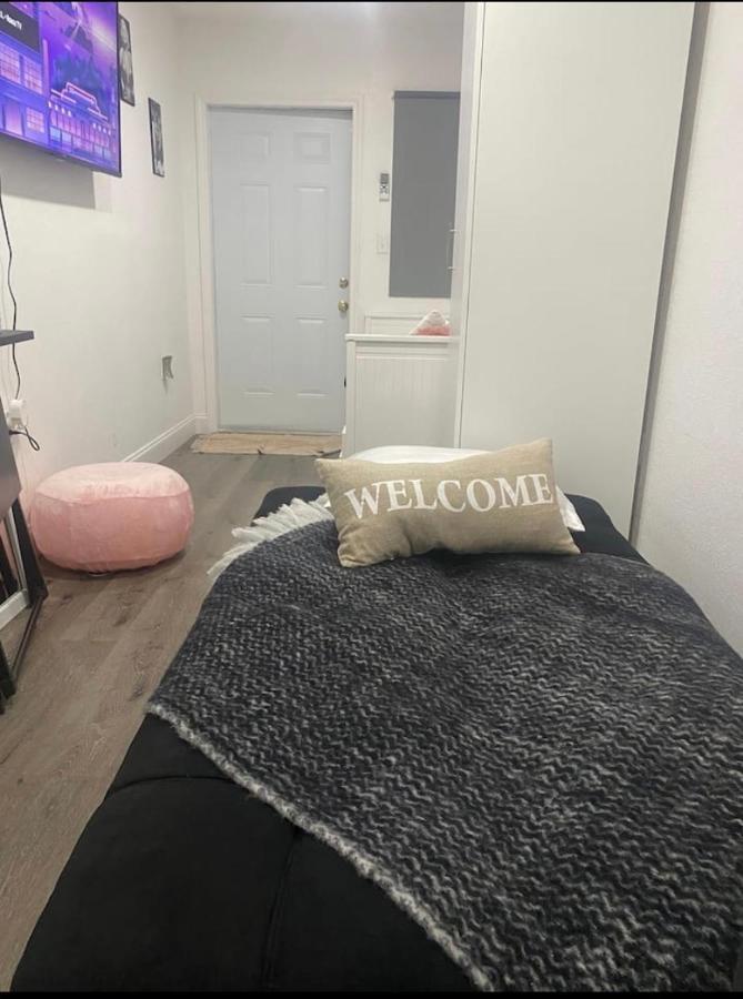 Tiny Place W Private Hot Jacuzzi 7 Min To Miami International Airport Экстерьер фото